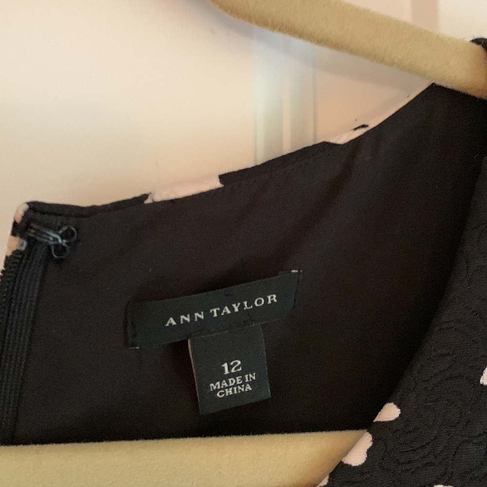 Ann Taylor black and white floral dress beautiful condition only worn once - Picture 3 of 3